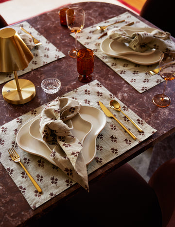 #color::cranberry #style::placemat--set-of-4 #style::napkin--set-of-4