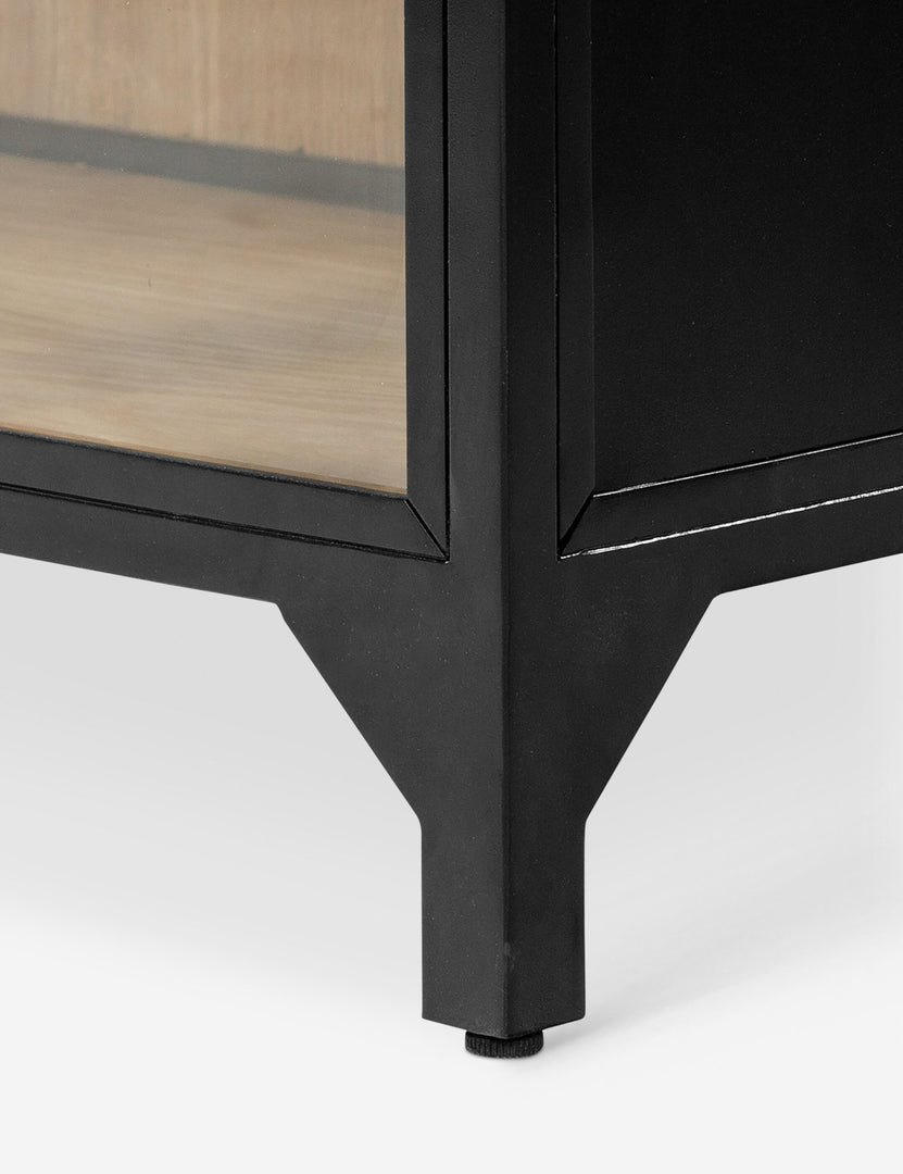 #color::black-and-natural