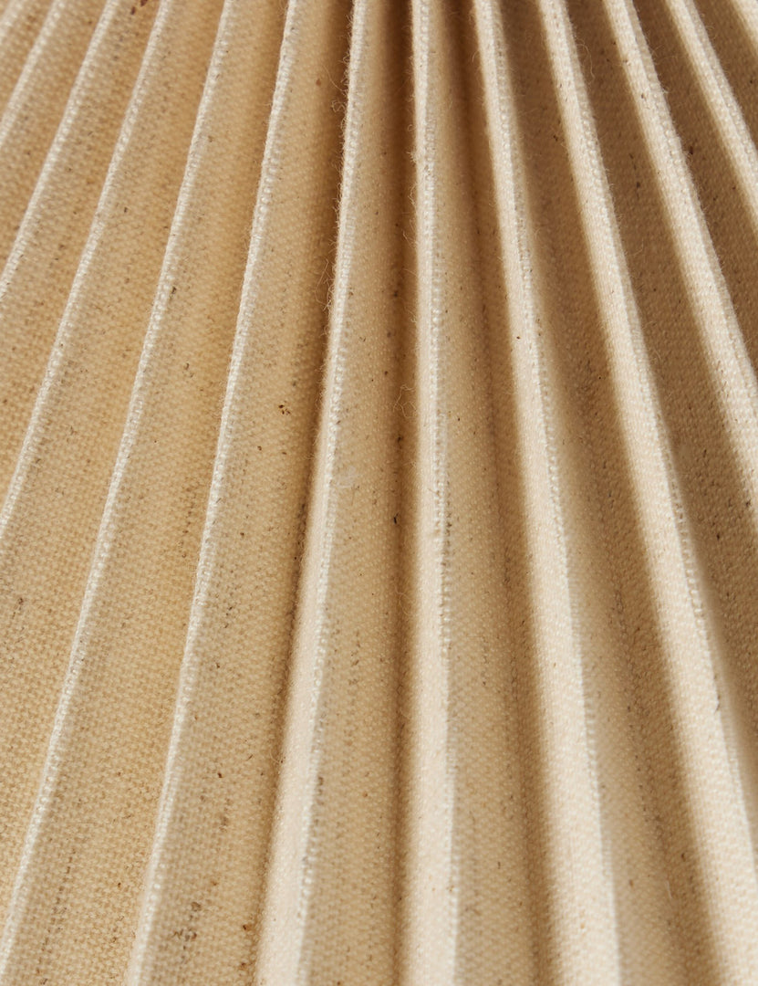 #color::black #size::41-dia