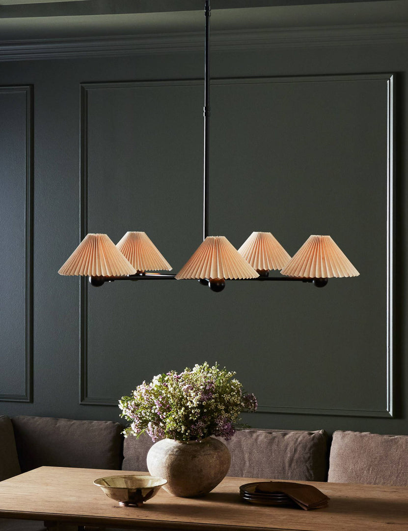 #color::black #size::41-dia