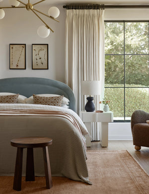 Newbery Platform Bed : Rose Vintage Velvet / Queen