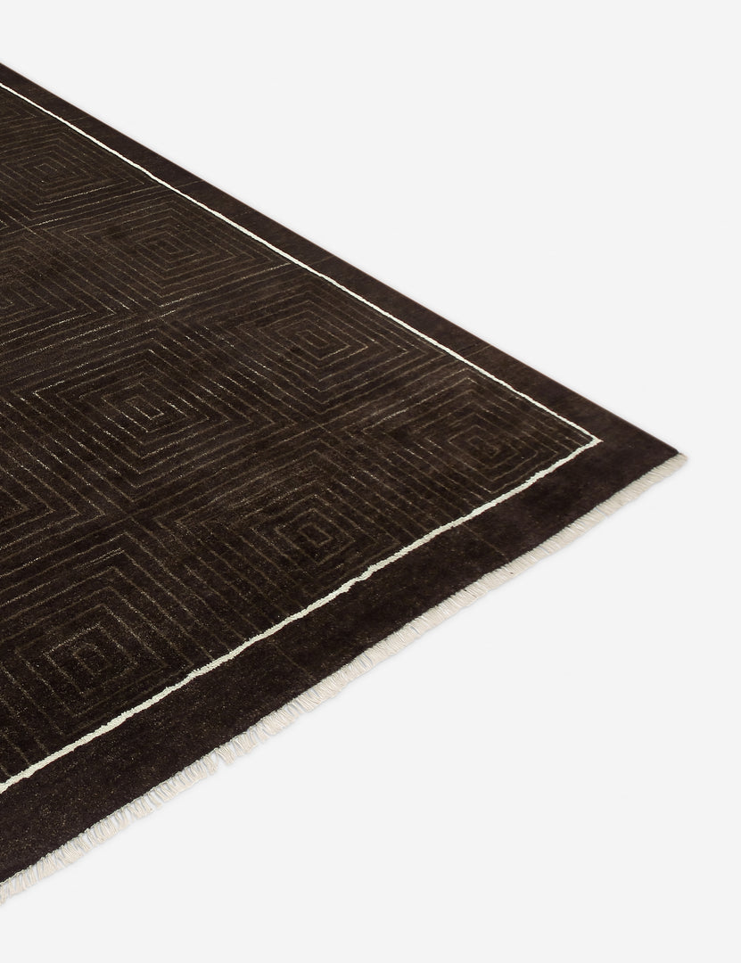 #color::dark-brown #size::8--x-10- #size::9--x-12-