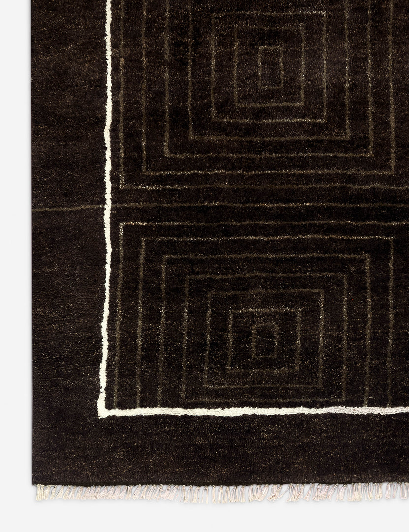 #color::dark-brown #size::8--x-10- #size::9--x-12-