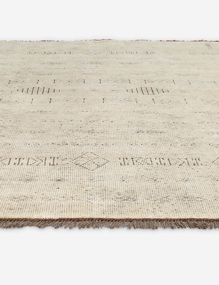 #color::cream #size::8--x-10- #size::9--x-12-