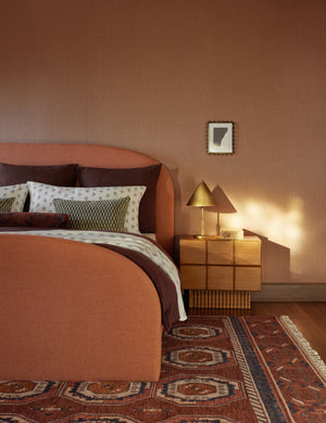 Bescond Platform Bed : White Boucle / Twin