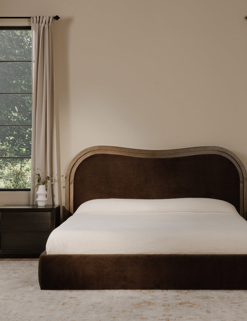 #color::brown #size::queen