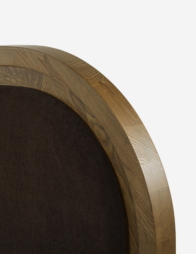 #color::brown #size::queen