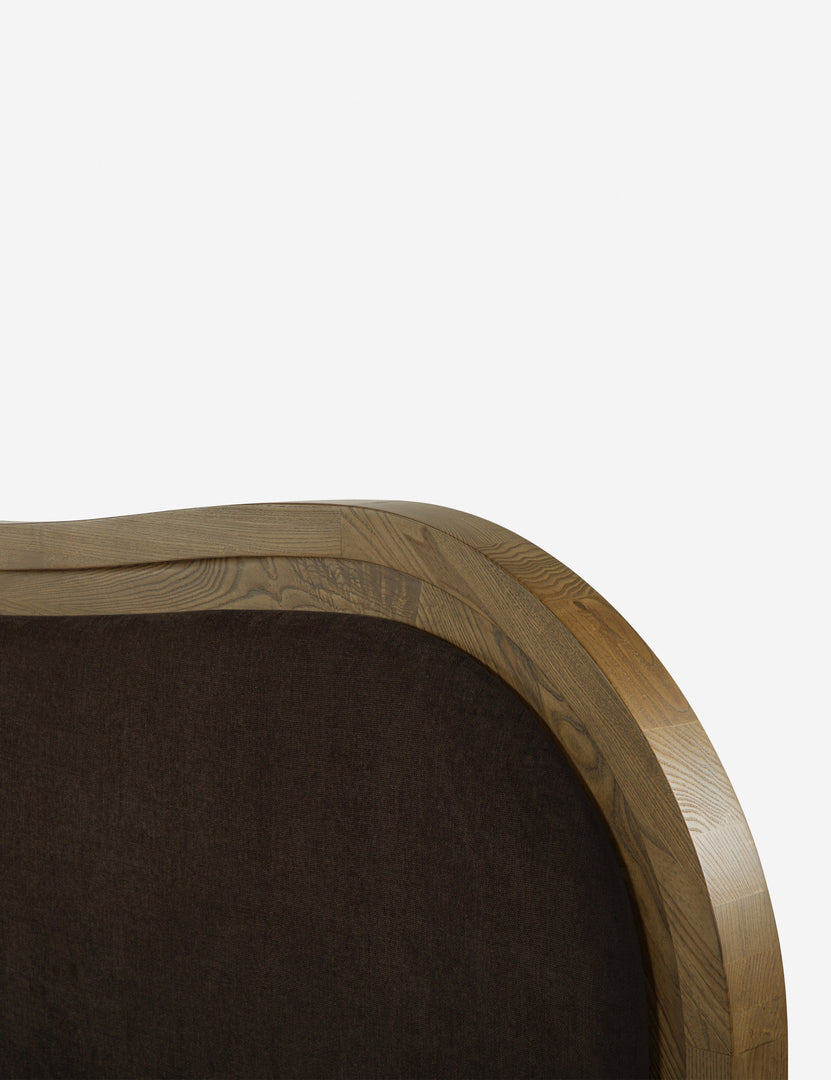 #color::brown #size::king