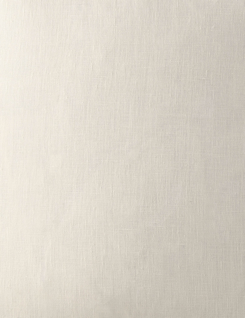 #color::ivory #style::square #style::lumbar