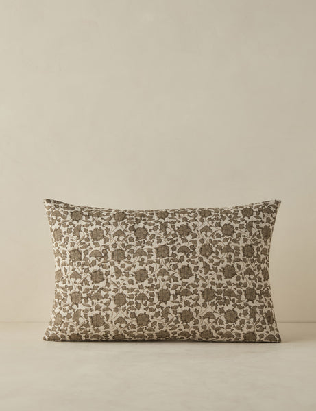 #color::taupe #style::lumbar