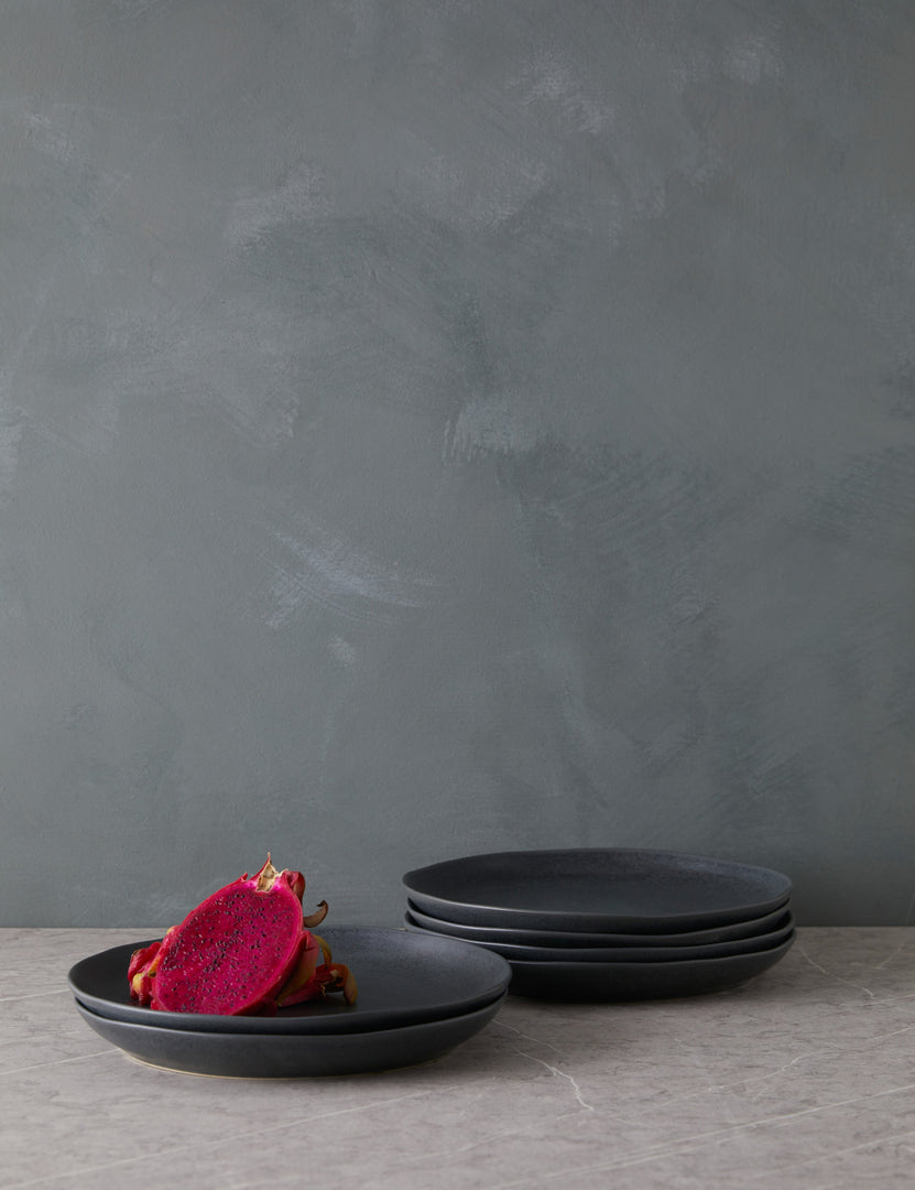 #color::black #style::dinner-plates--set-of-6