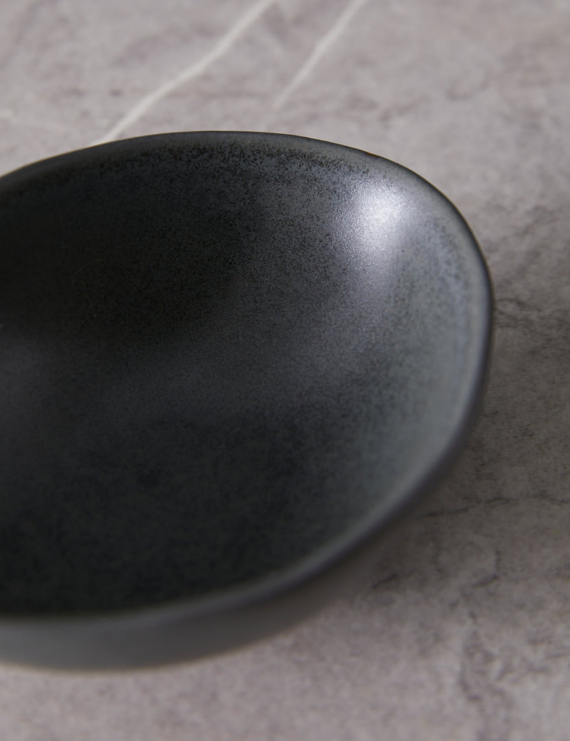#color::black #style::oval-bowls--set-of-8
