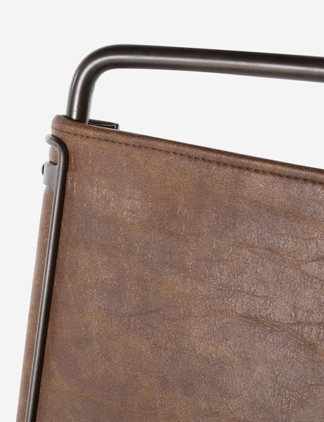 #color::brown #size::bar