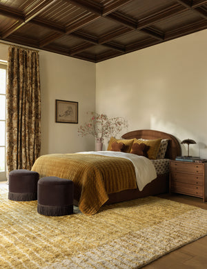 Newbery Platform Bed : Rose Vintage Velvet / Queen