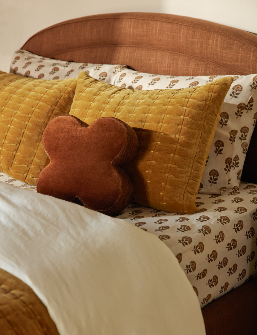 #color::marigold #size::queen #size::king #size::cal-king