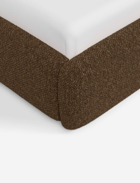 #color::brown-boucle #size::full #size::queen #size::king #size::cal-king