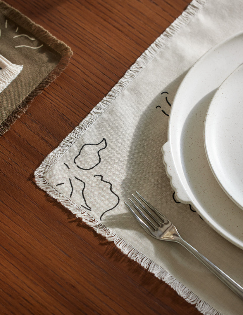 #color:natural #style::placemat--set-of-4
