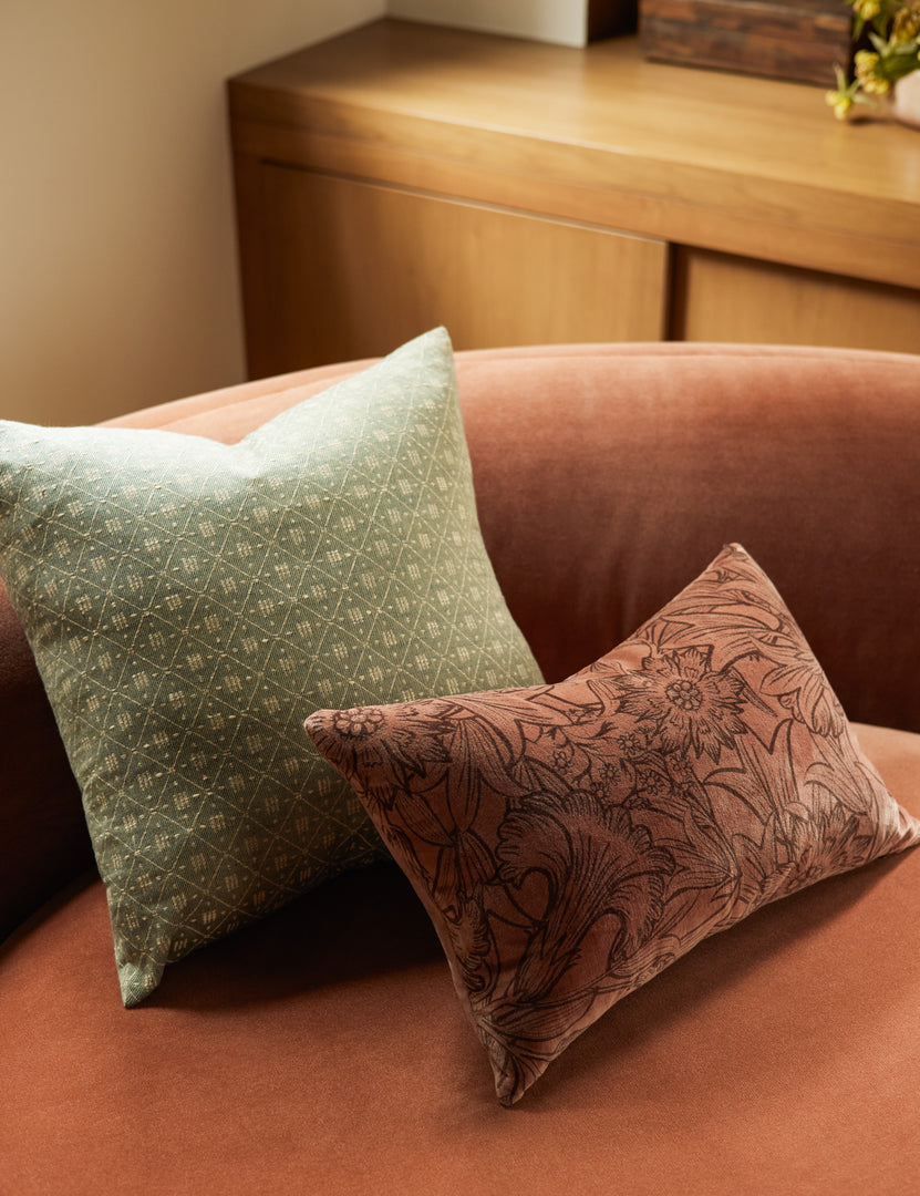 #color::sage-and-ivory #style::square #fill type::with-feather-down-insert #fill type::pillow-cover-only