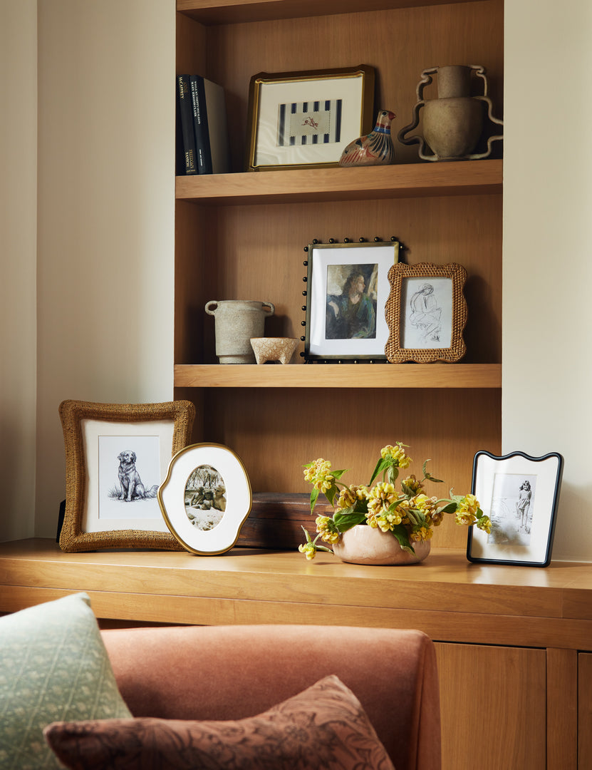 #color::black #size::4--x-6- #size::5--x-7-