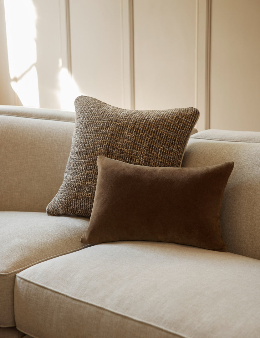 #color::olive #style::lumbar  #fill type::with-feather-down-insert  #fill type::pillow-cover-only 