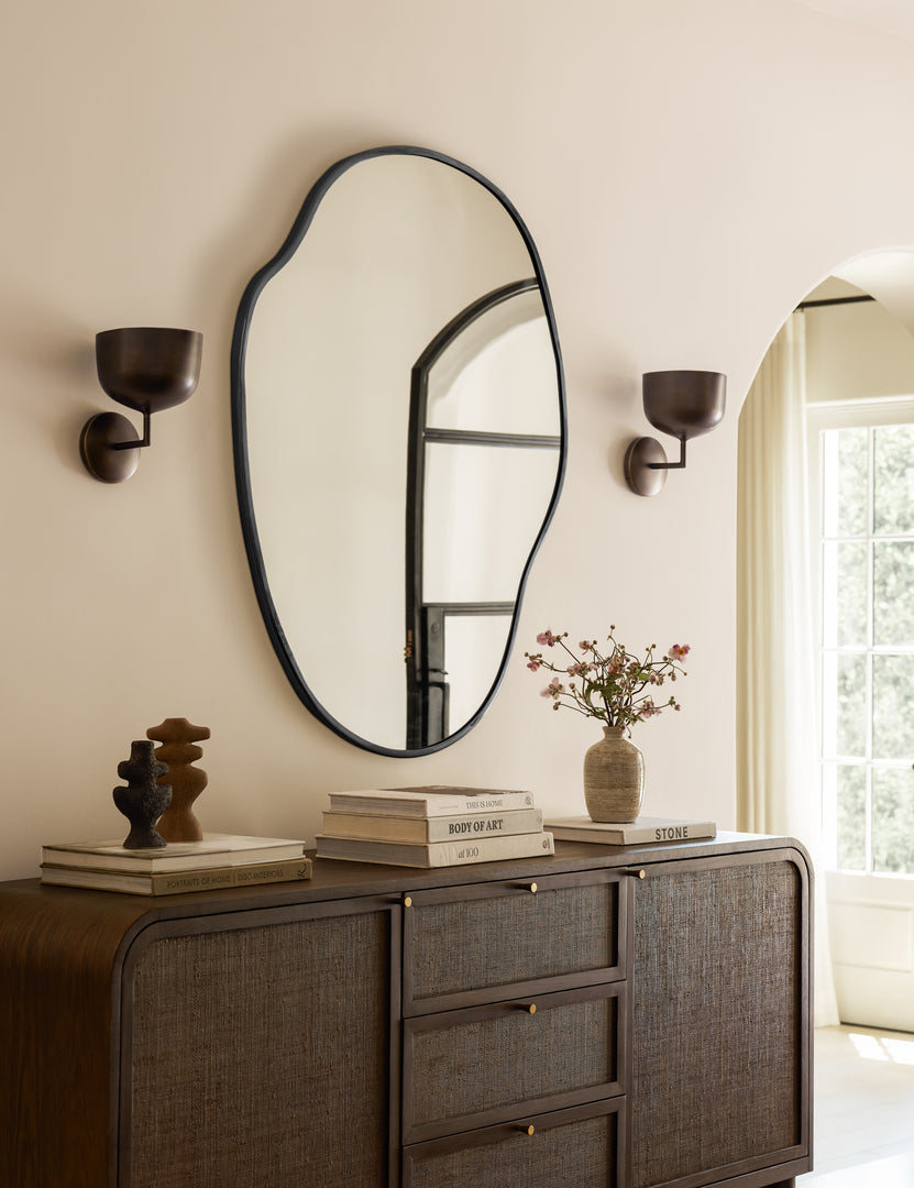 #color::black #size::small