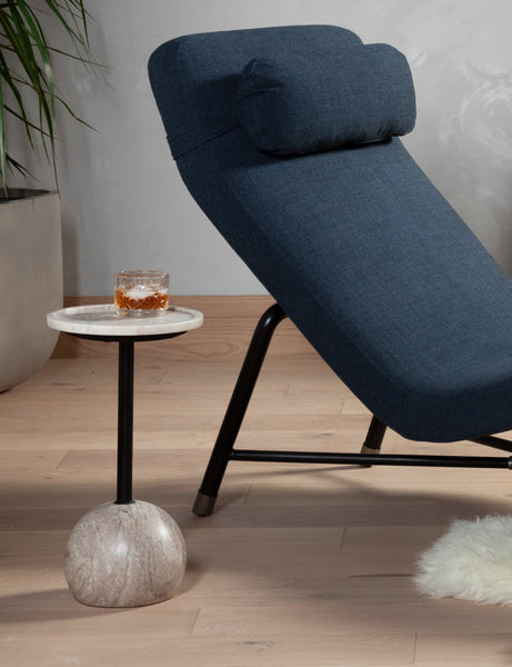 #color::antique-white-marble