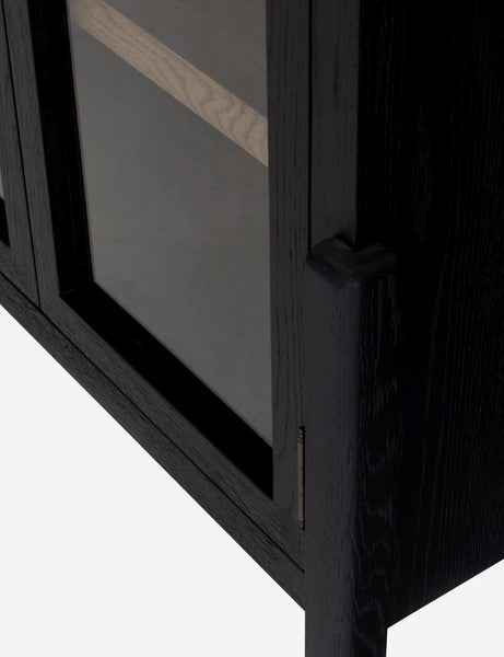 #color::oak-and-black