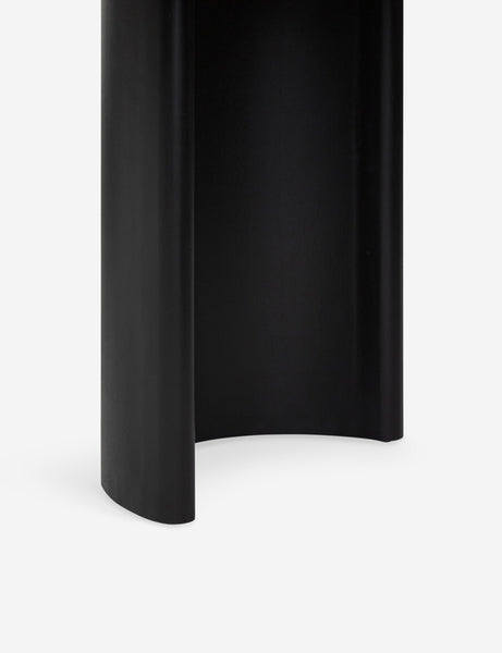 #color::black #size::118-w