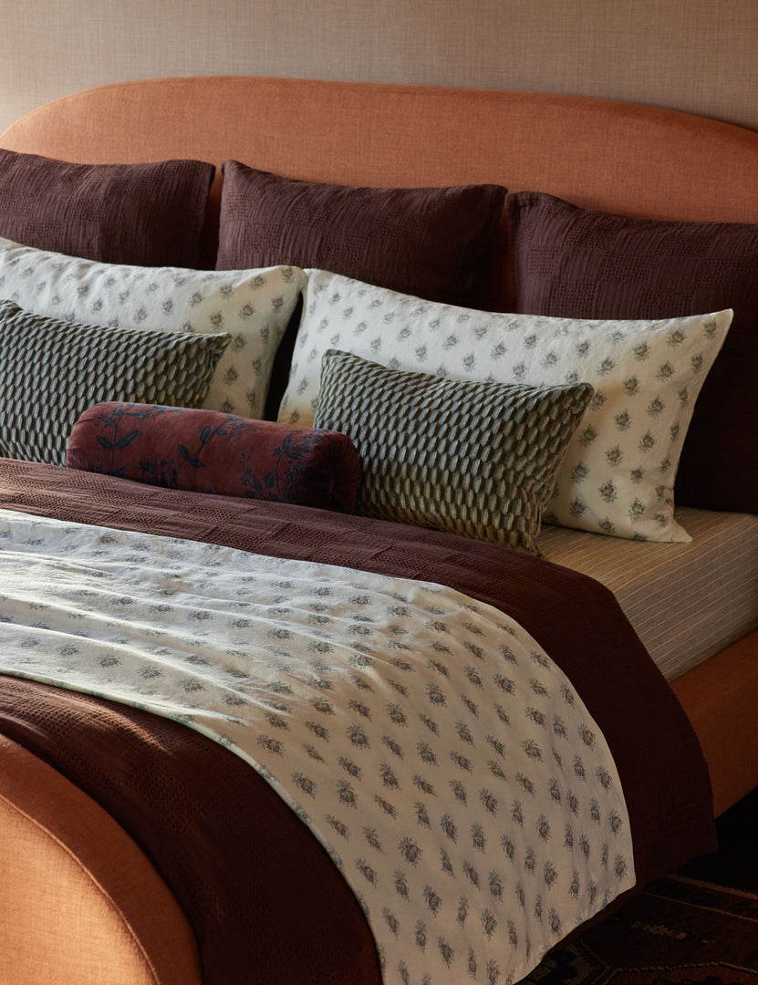 #color::black-and-natural #size::queen #size::king #size::cal-king