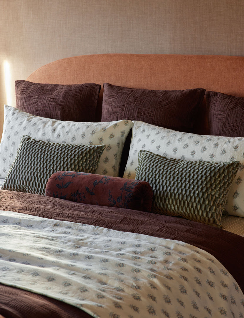 #color::sangria #style::bolster