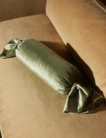 #color::green #style::bolster