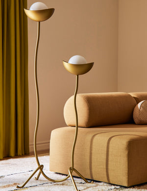 Kukka modern two light wavy base floor lamp in brass