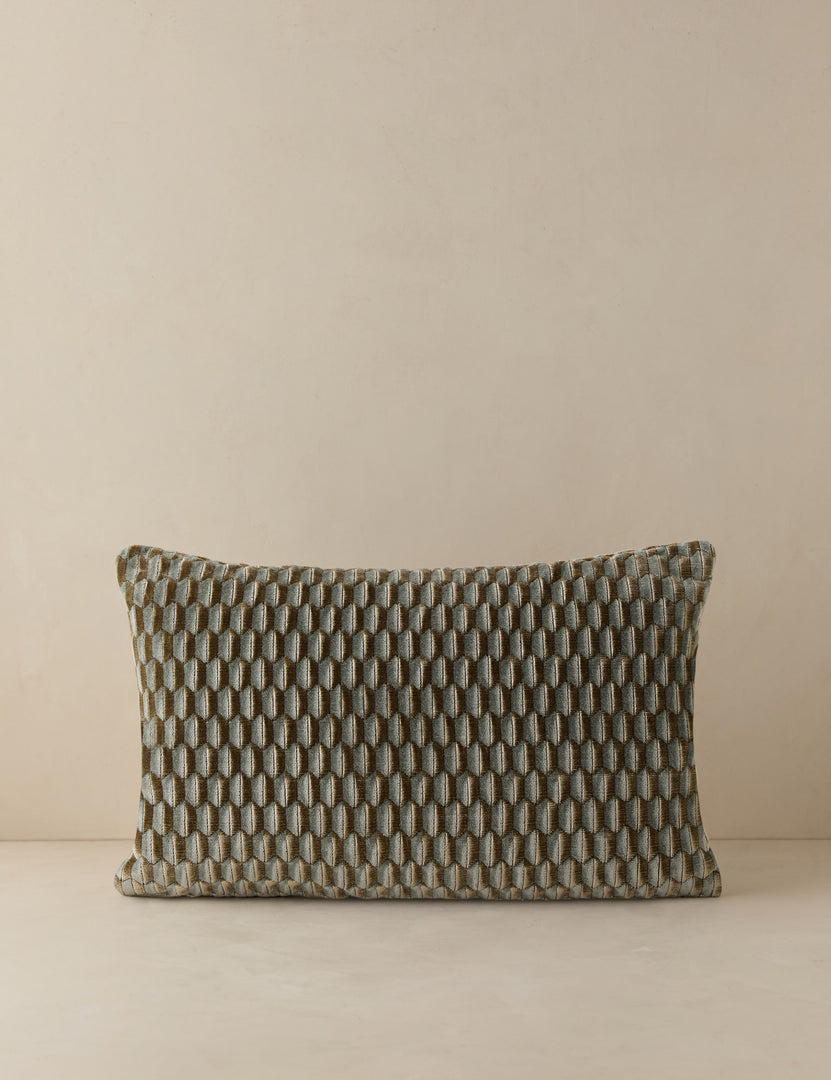 #color::mineral #style::lumbar