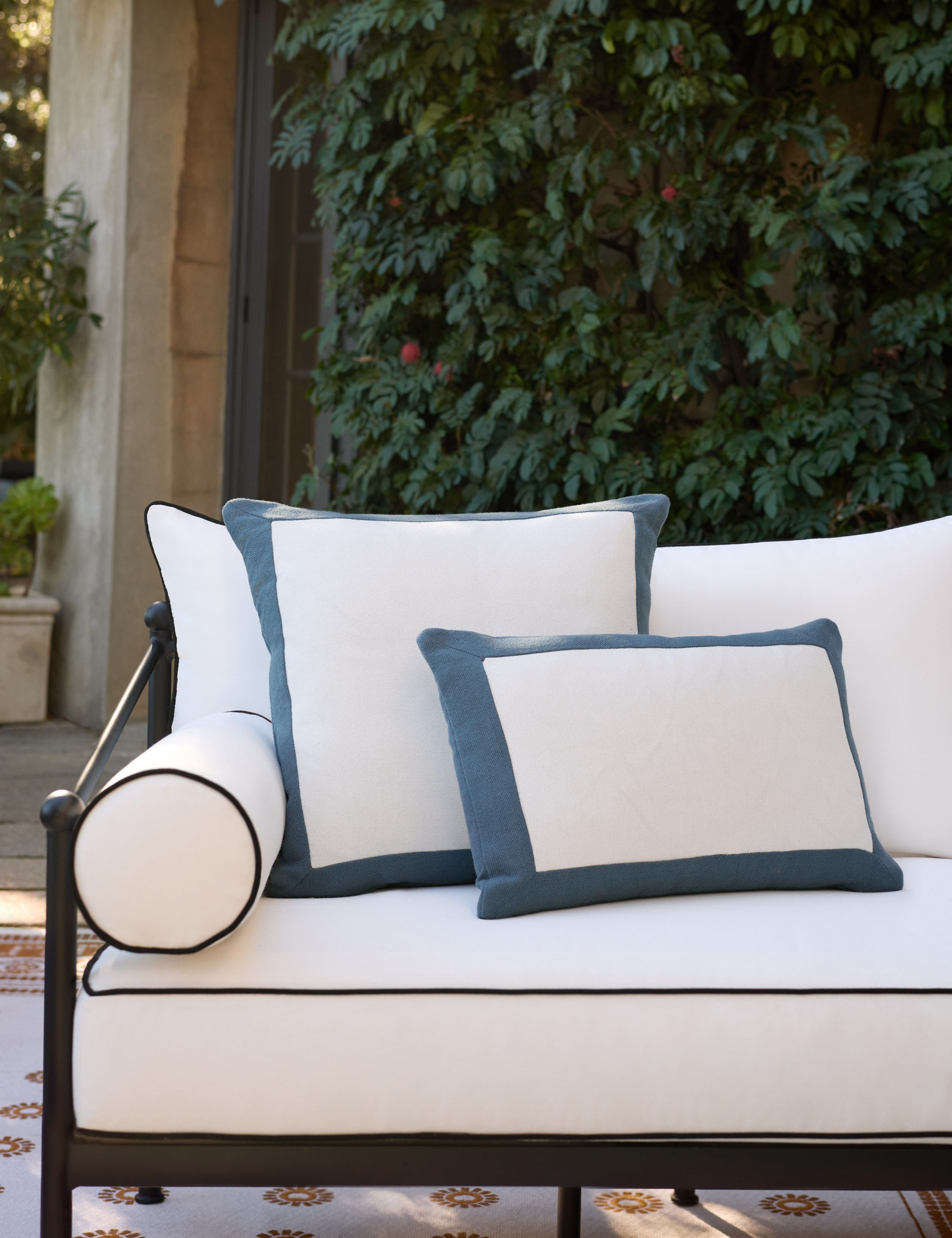 #color::cobalt #style::lumbar #style::square