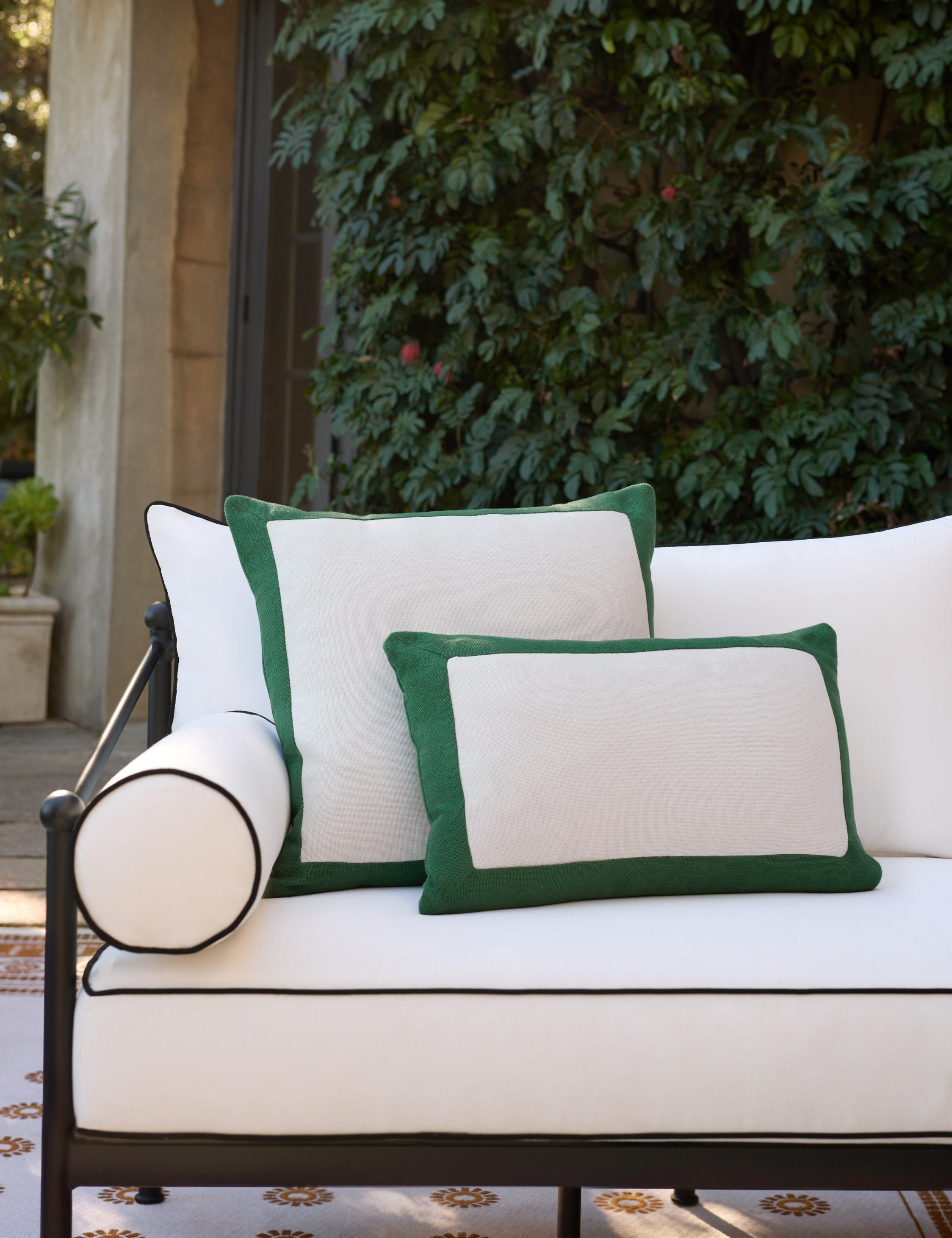 #color::emerald #style::lumbar #style::square