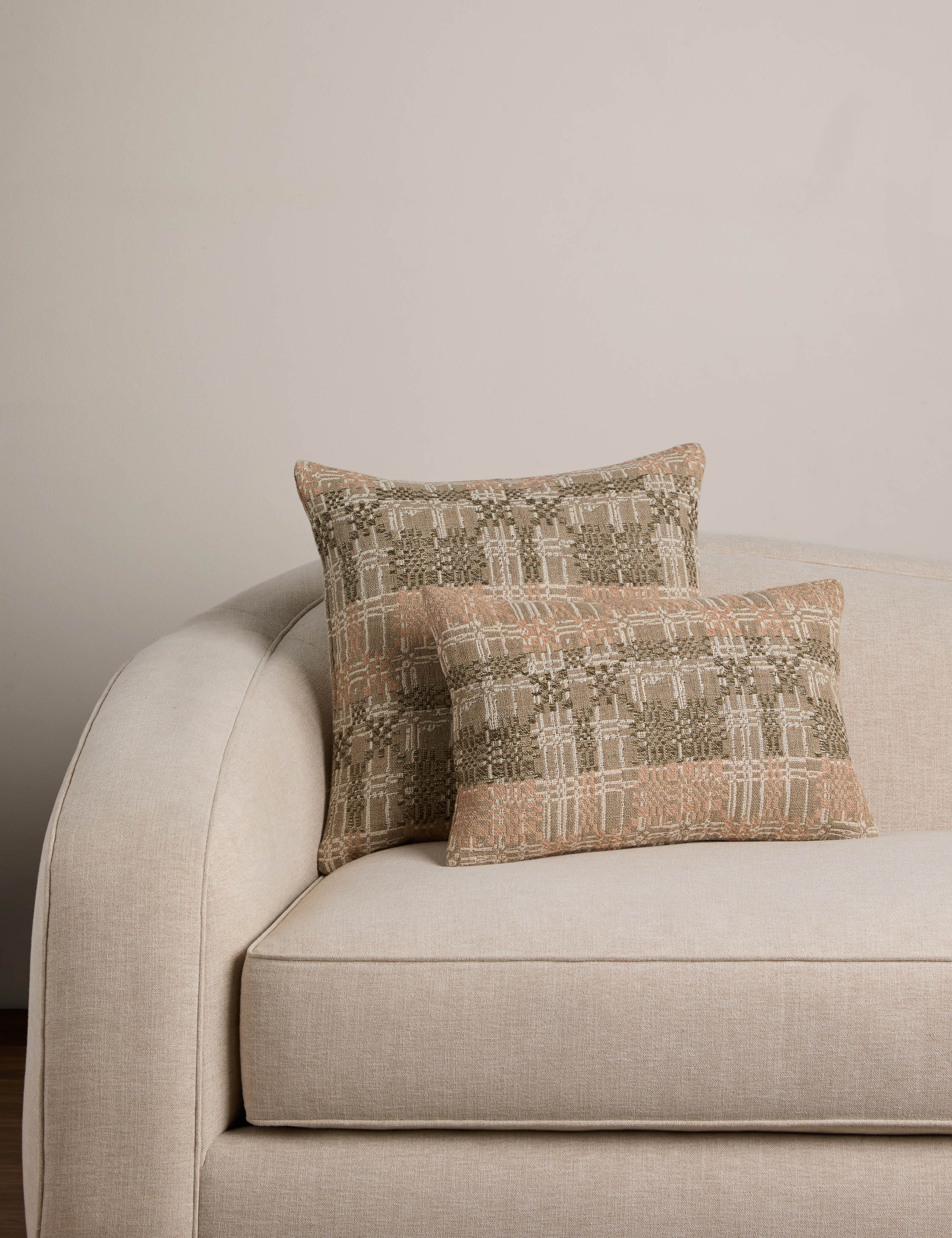 #color::peach-and-basil #style::lumbar #style::square #fill-type::with-insert #fill-type::pillow-cover-only
