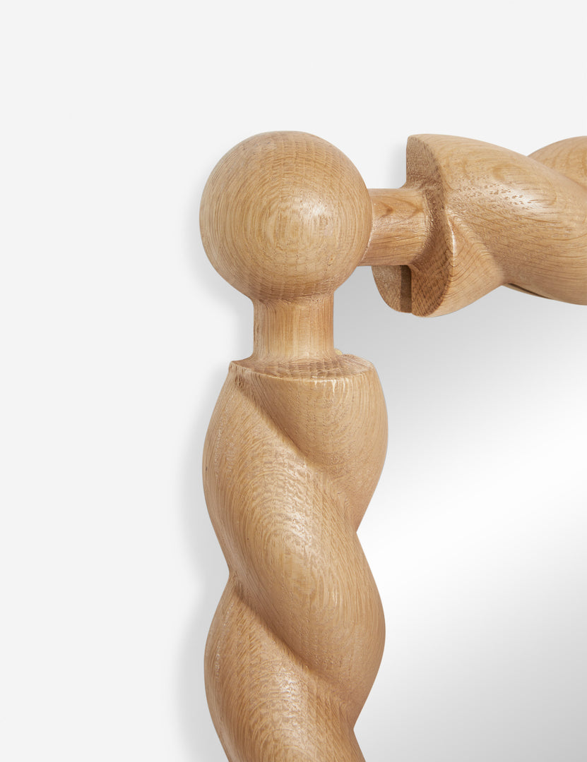 #color::natural #size::large #size::small