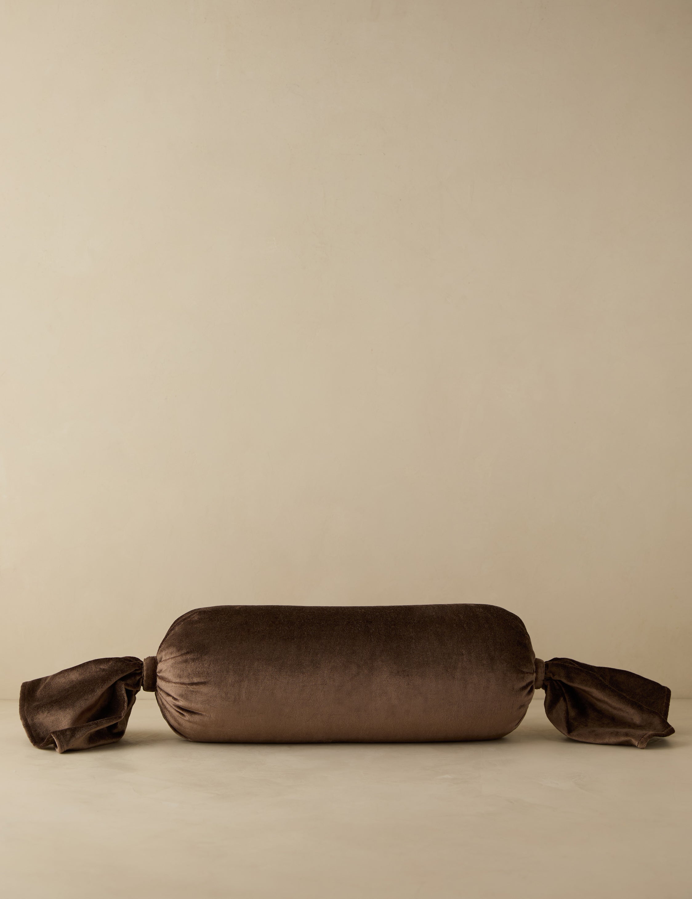 #color::taupe #style::bolster