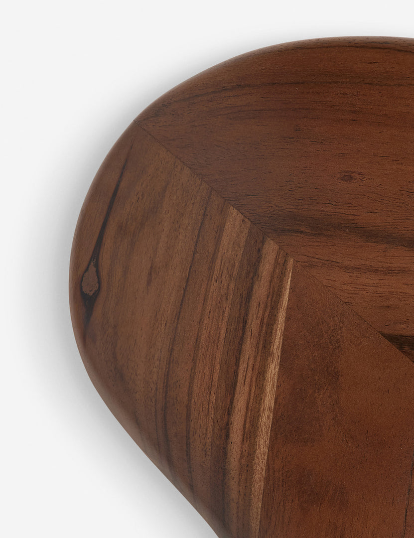 #color::natural | Close up of the frame of the Cambria chunky wood frame wavy silhouette mirror by Aimee Song