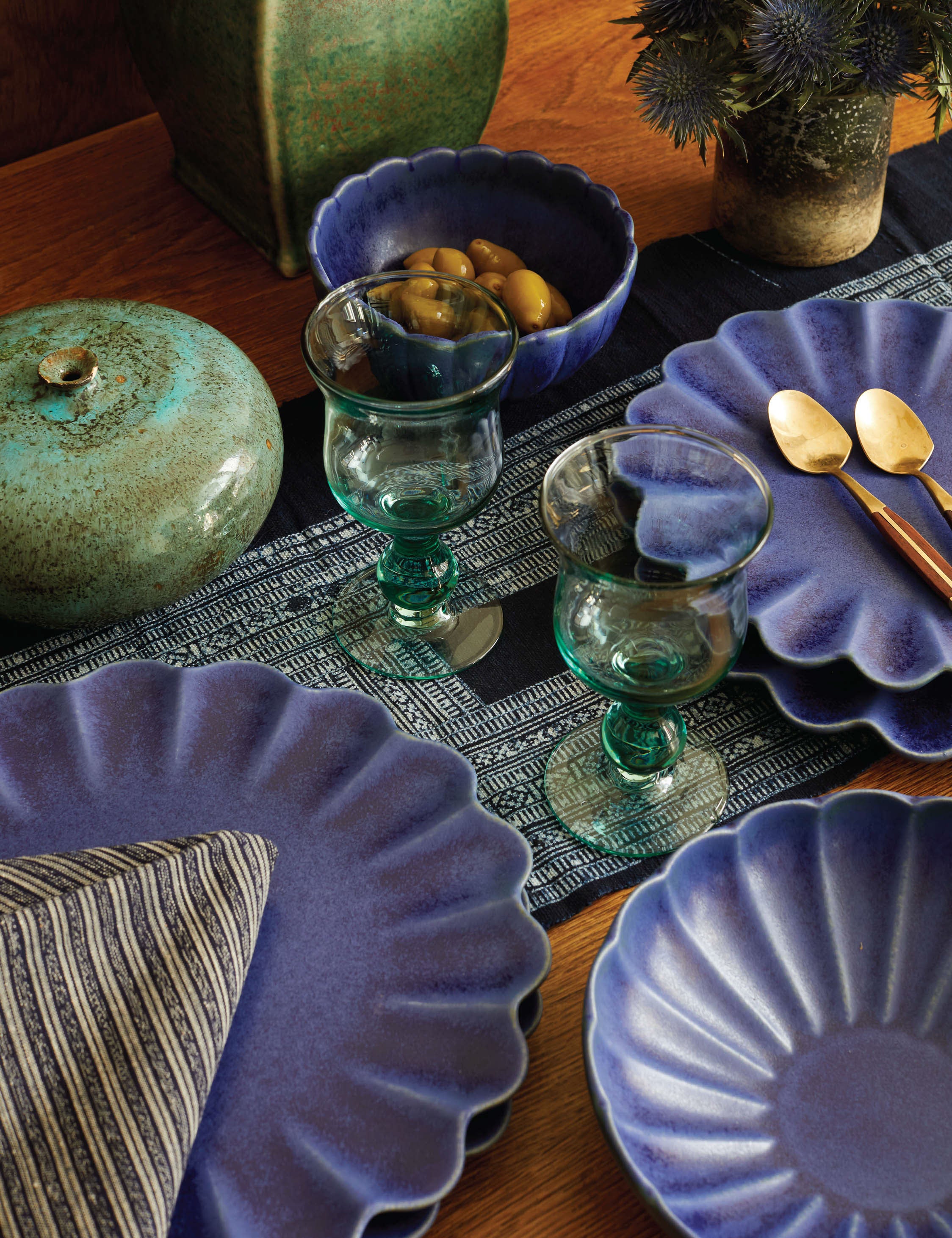 #color::blue #style::cereal-bowls--set-of-4 #style::salad-plates--set-of-4 #style::dinner-plates--set-of-4 #style::pasta-bowls--set-of-4 #style::16-piece-set