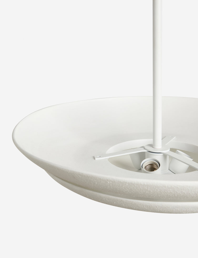 #color::white #size::24-dia