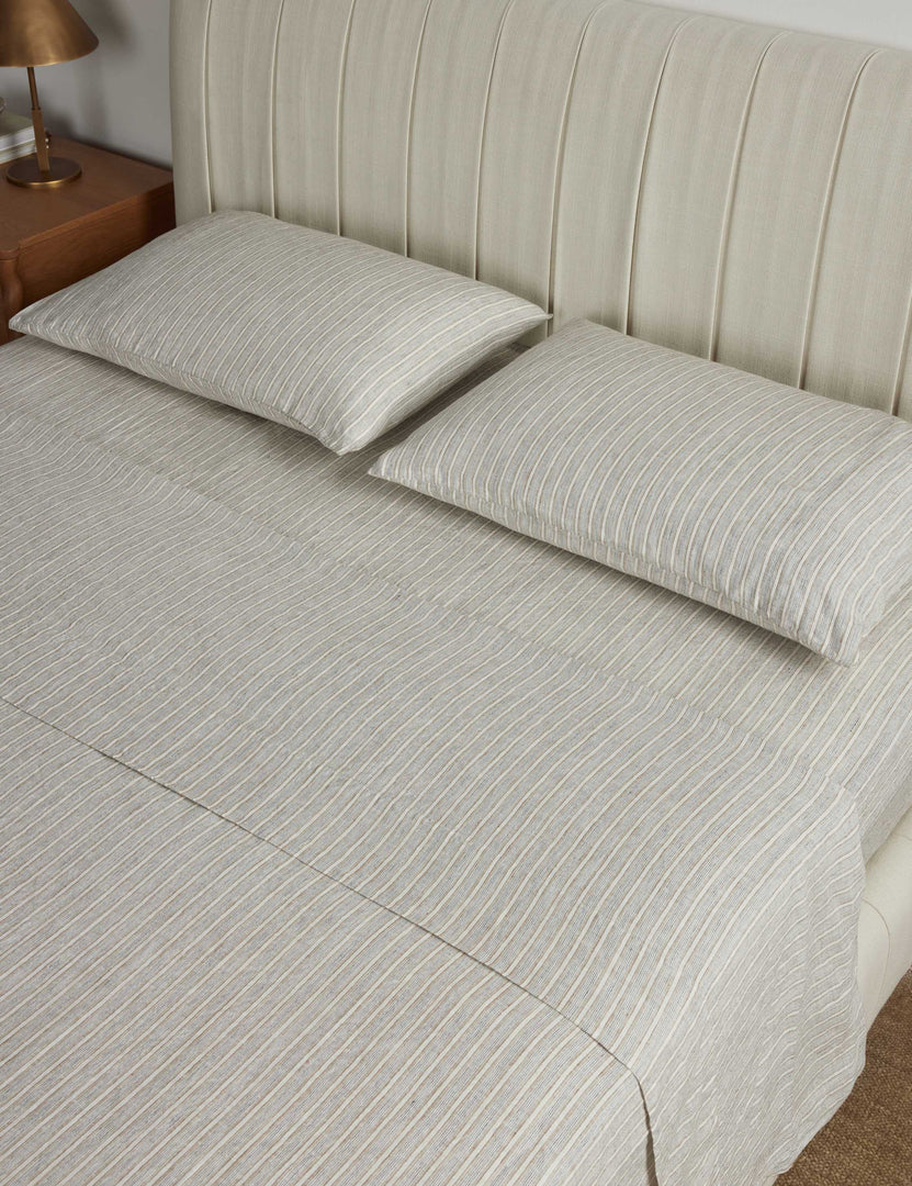 #color::black-and-natural #size::queen #size::king #size::cal-king