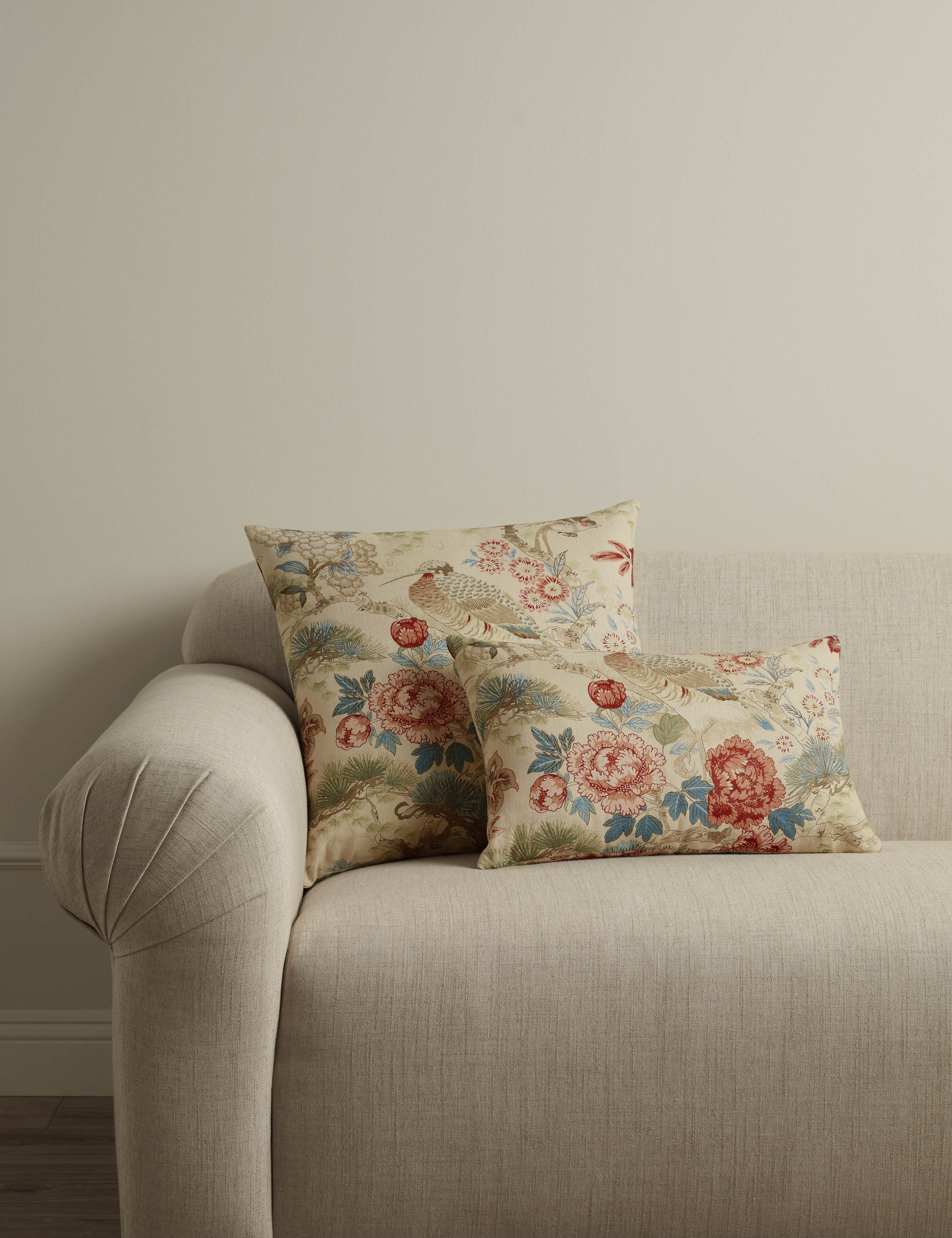 #color::sandalwood #style::square #style::lumbar