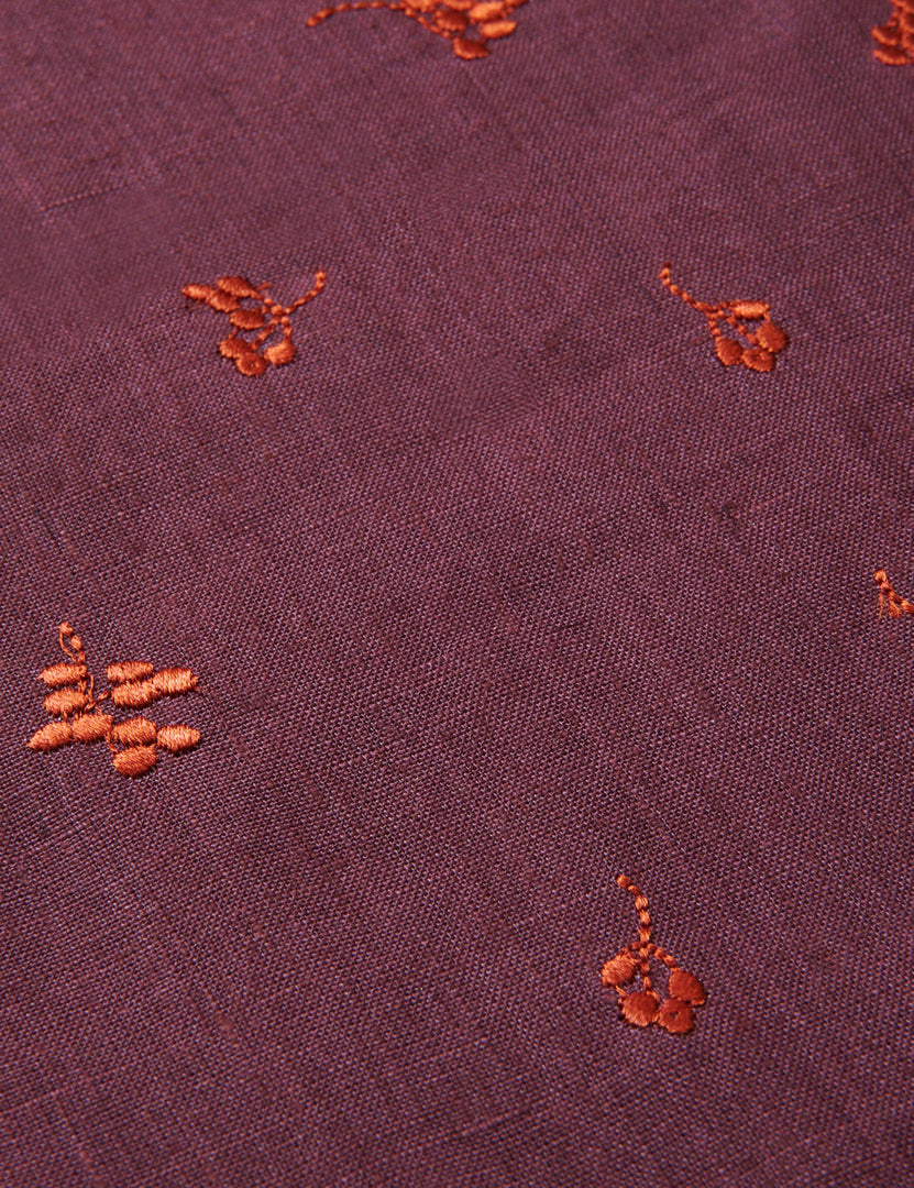 #color::grape #style::tablerunner