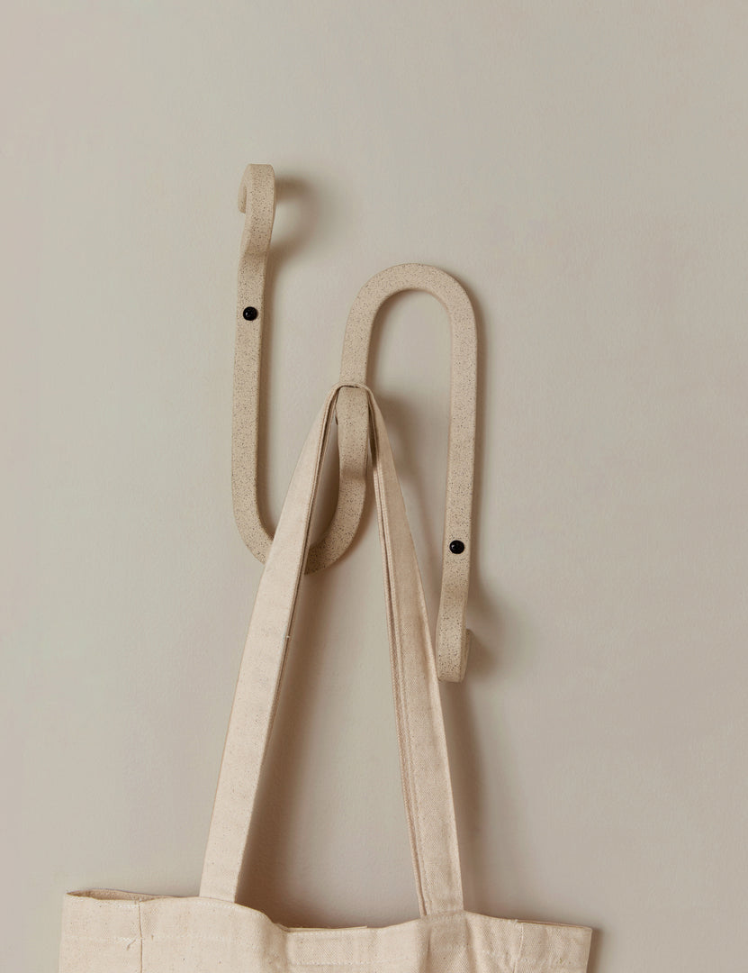 #color::sand #style::narrow