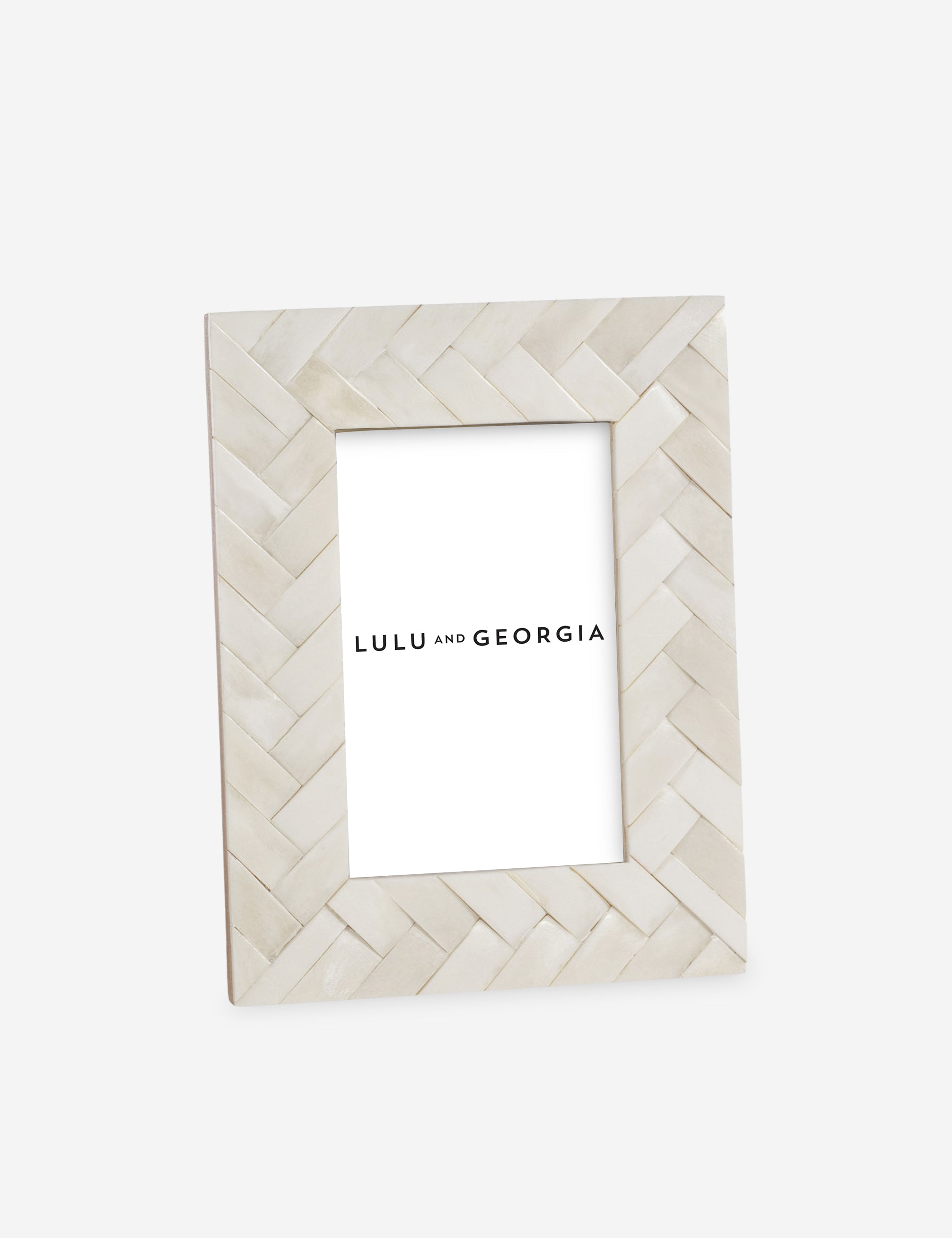 #color::white #size::4--x-6-