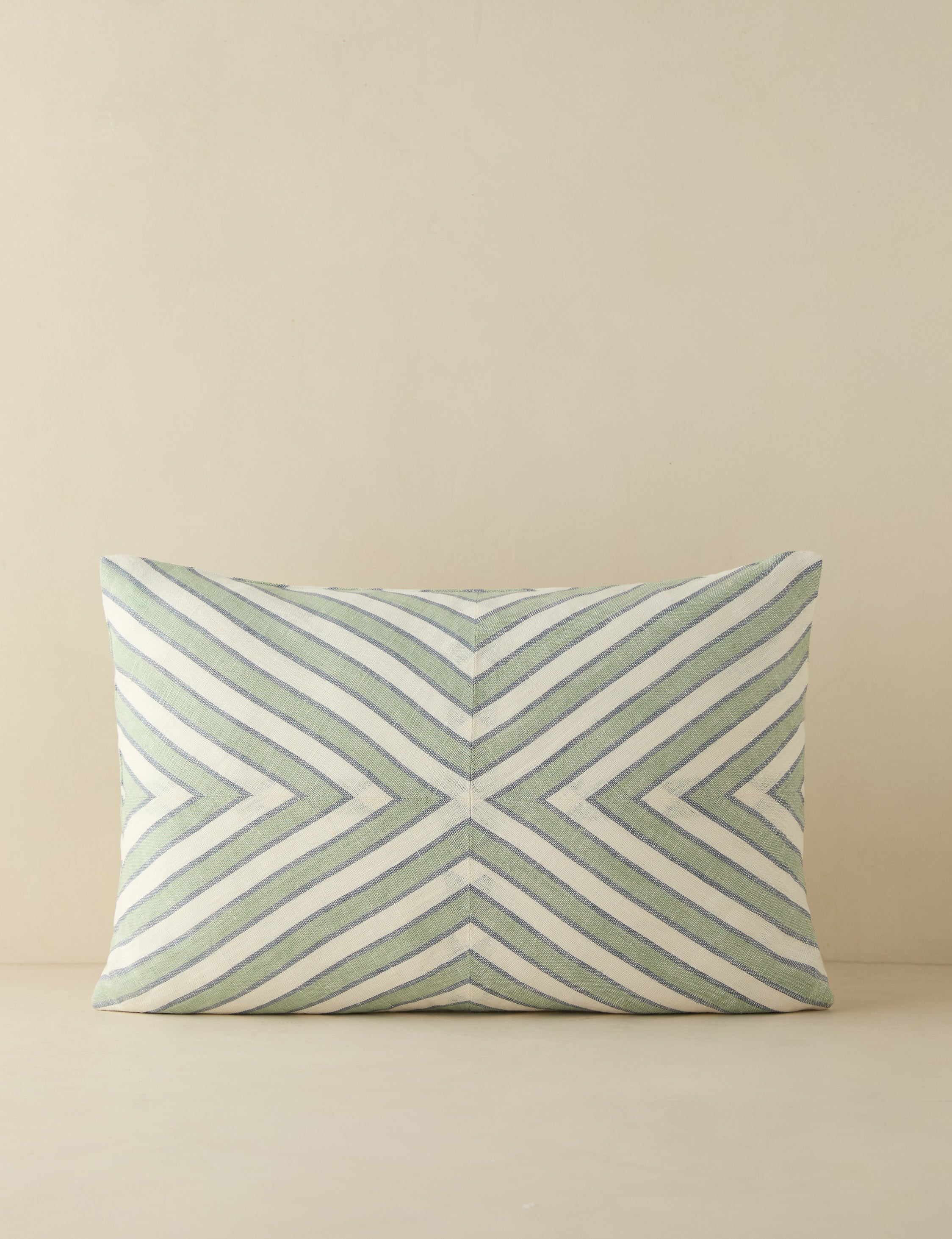 #color::sage #style::lumbar