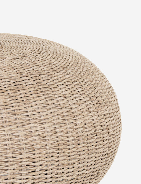 #color::vintage-white