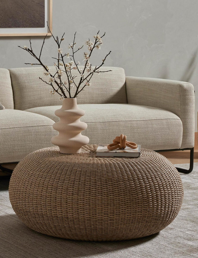 #color::vintage-white