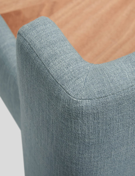 #color::pool #size::king #size::queen